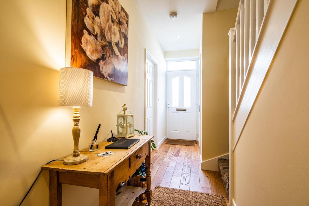Buxton Centre Cosy Cottage With Free Secure Parking Exterior photo
