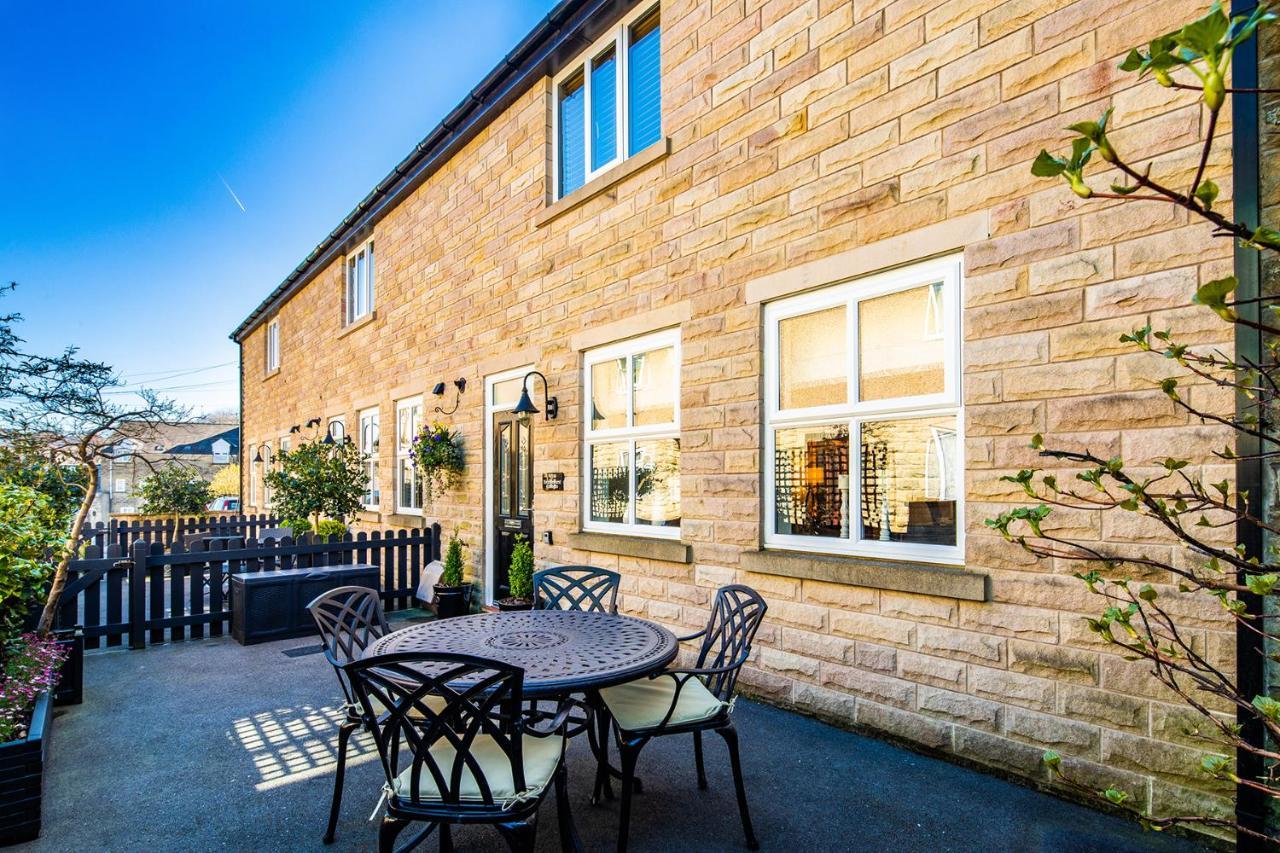 Buxton Centre Cosy Cottage With Free Secure Parking Exterior photo