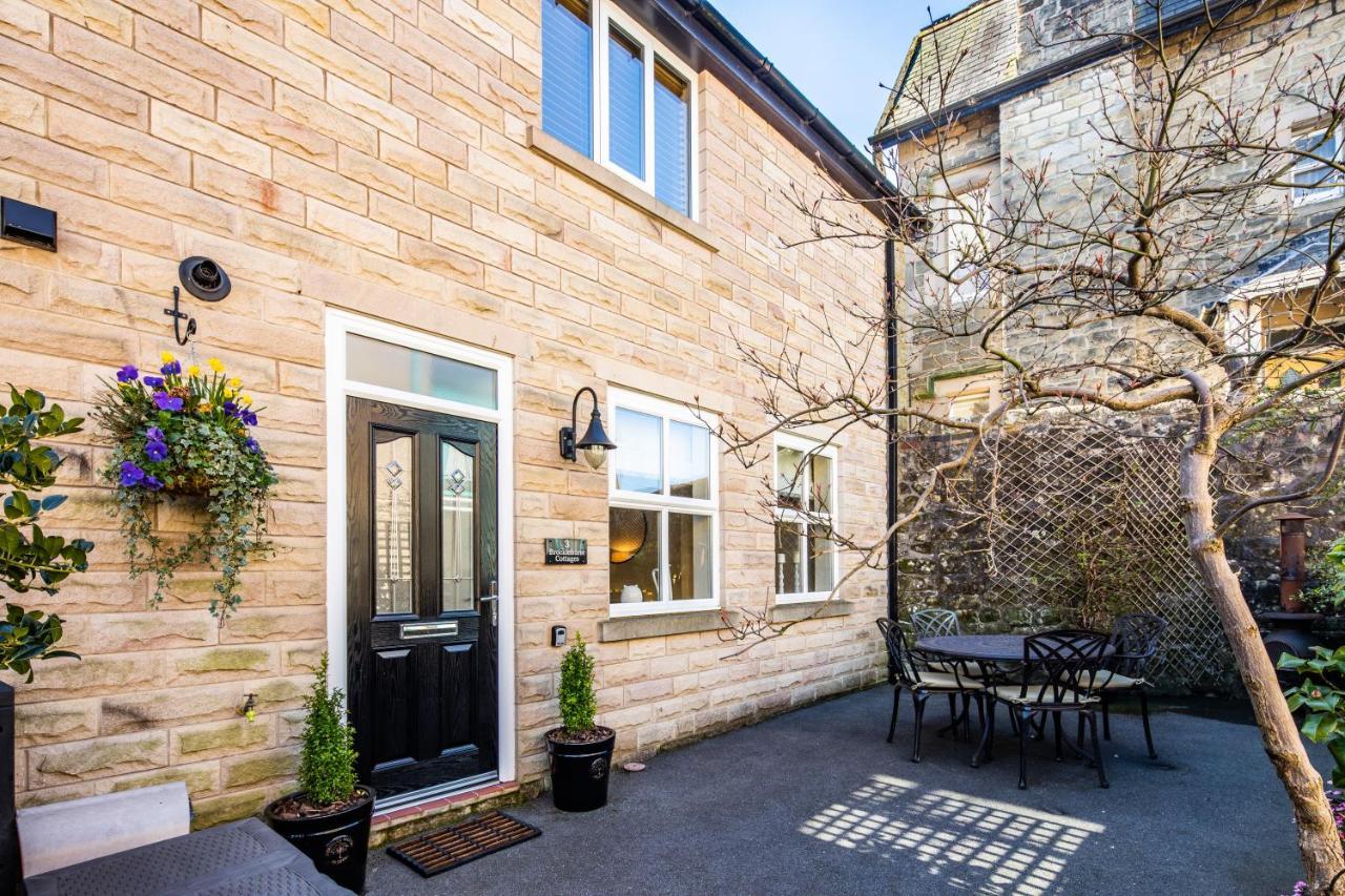 Buxton Centre Cosy Cottage With Free Secure Parking Exterior photo