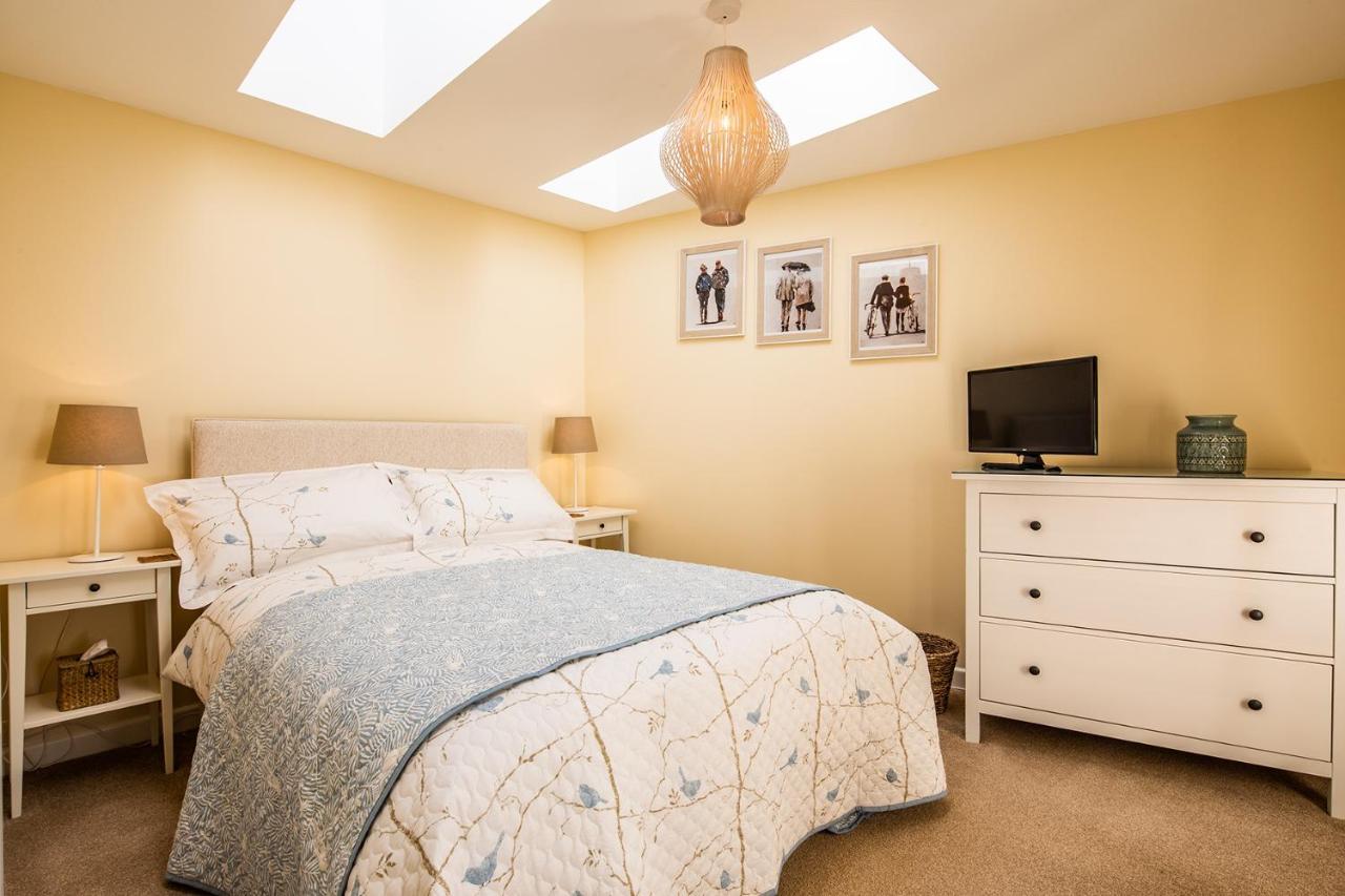 Buxton Centre Cosy Cottage With Free Secure Parking Exterior photo