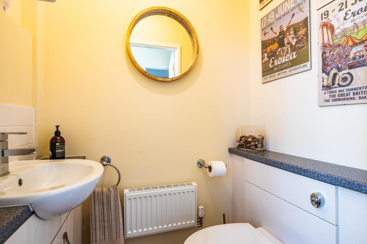 Buxton Centre Cosy Cottage With Free Secure Parking Exterior photo