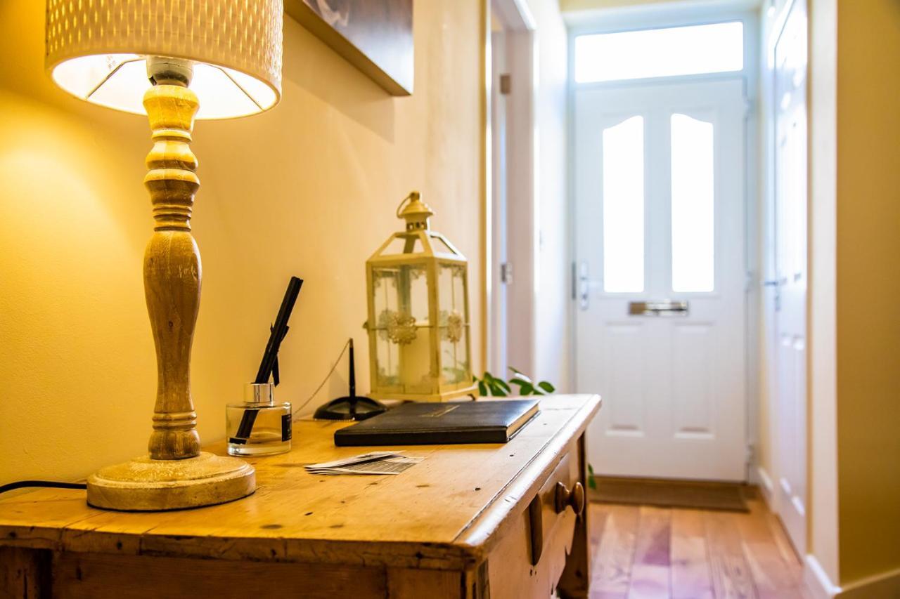 Buxton Centre Cosy Cottage With Free Secure Parking Exterior photo